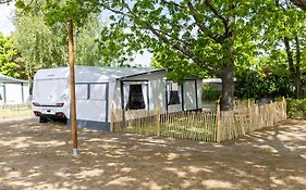 Camping & Erlebnis Resort Jersleber See - Jersicamper Mit Seeblick